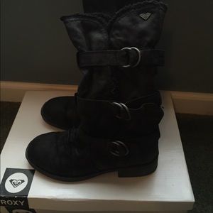 Black Roxy boots